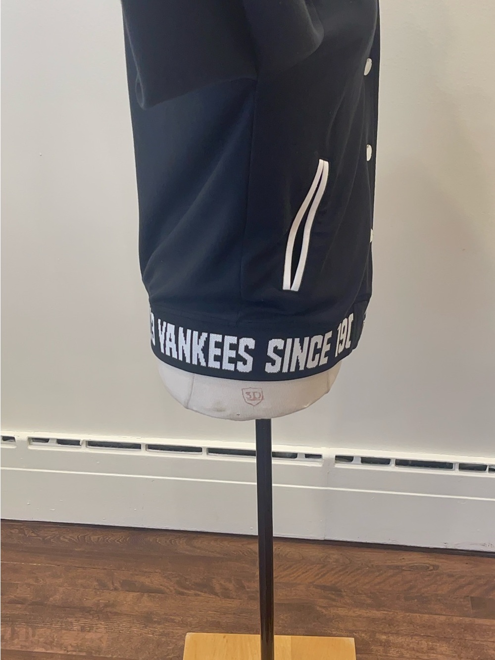 MLB black and White Varsity Button-Up Jacket - New York Yankees - Picture 8 of 12